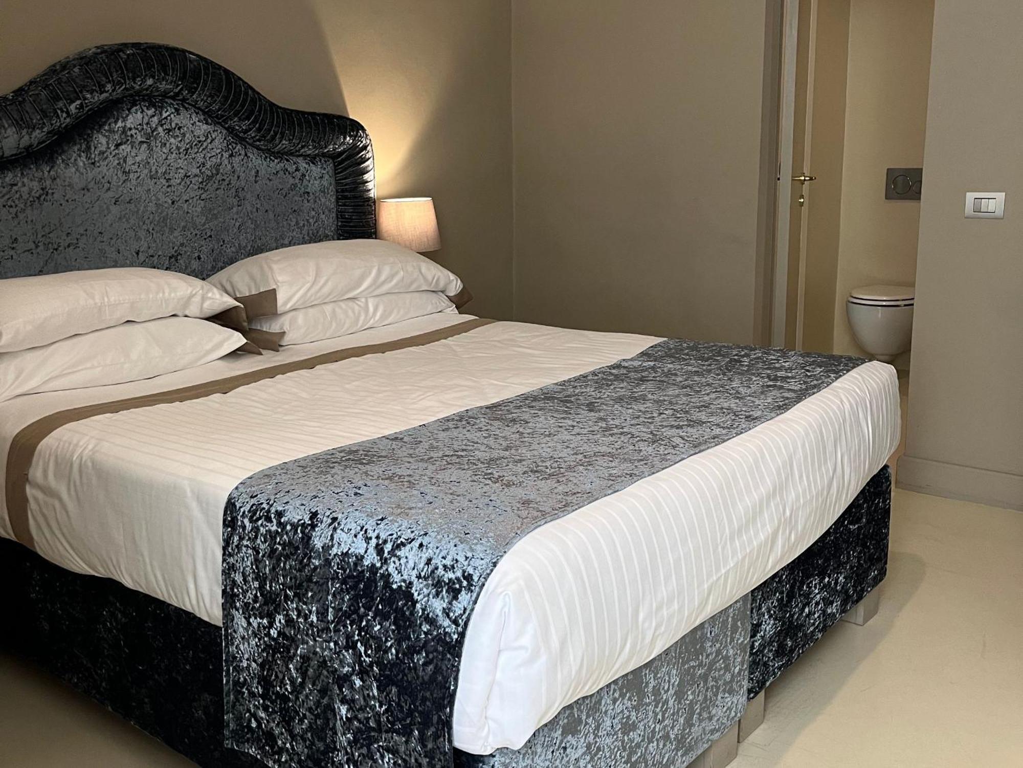 Numa Florence Palazzo San Niccolo Екстер'єр фото